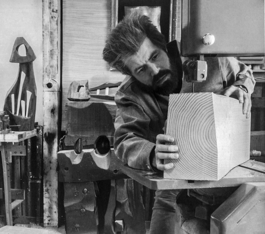 Erik Gronborg carving wood on the band saw